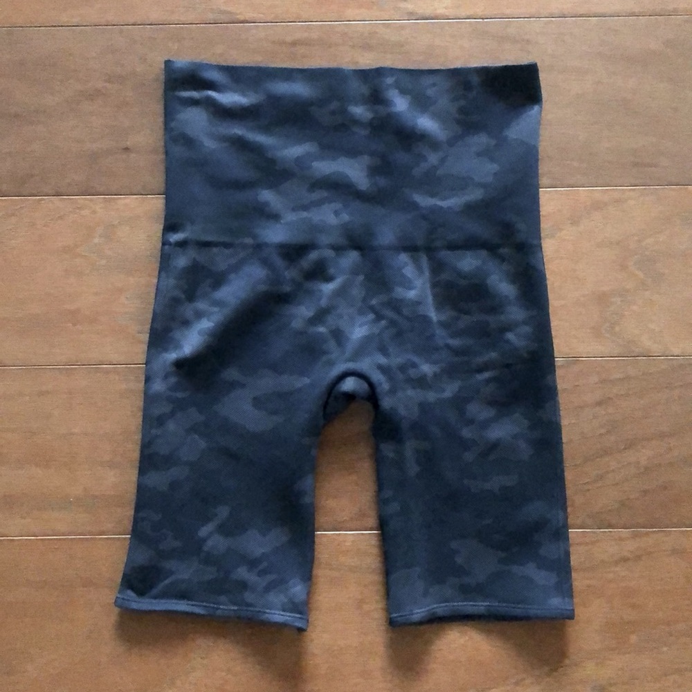 SPANX Workout Bike Shorts Dark Camouflage Compression High Waisted